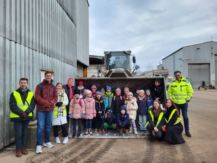 Gruppenbild mit Klasse 2a bei GWV