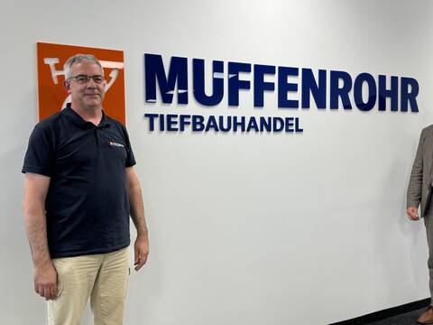 Unternehmensbesuch bei der Firma Muffenrohr Tiefbauhandel in der Neckaraue 6. (v.l.n.r. Herr Lenz, Niederlassungsleiter, Oberbürgermeister Dirk Schönberger)